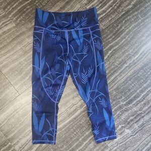 Zyia "Azul Paradise" pocket Light n Tight hi-rise capris Size 8-10